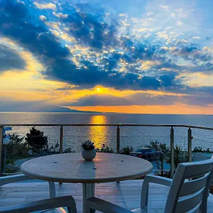 Sunny Coast Sarandë