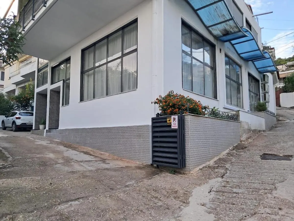 Vila51 Ocean Deluxe Apartment Sarande