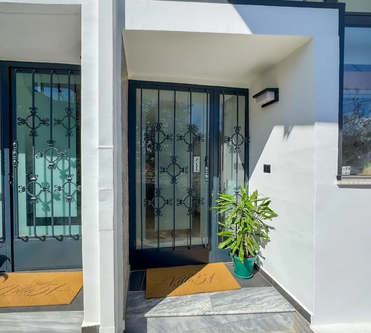 Vila51 Ocean Deluxe Apartment Sarande Albania